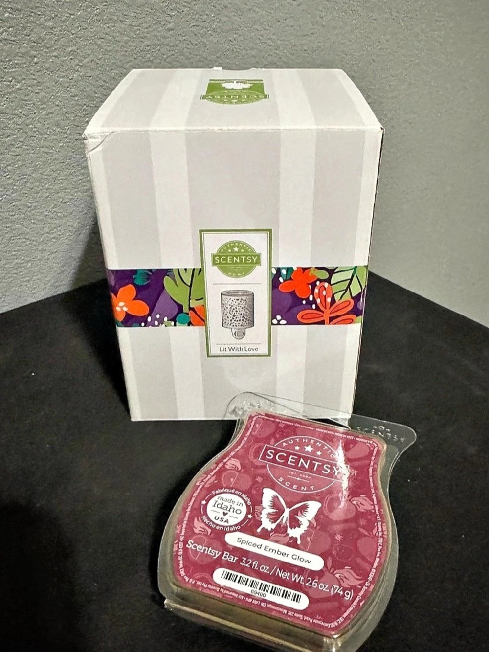 Scentsy Lit With Love Wax Warmer Bundle